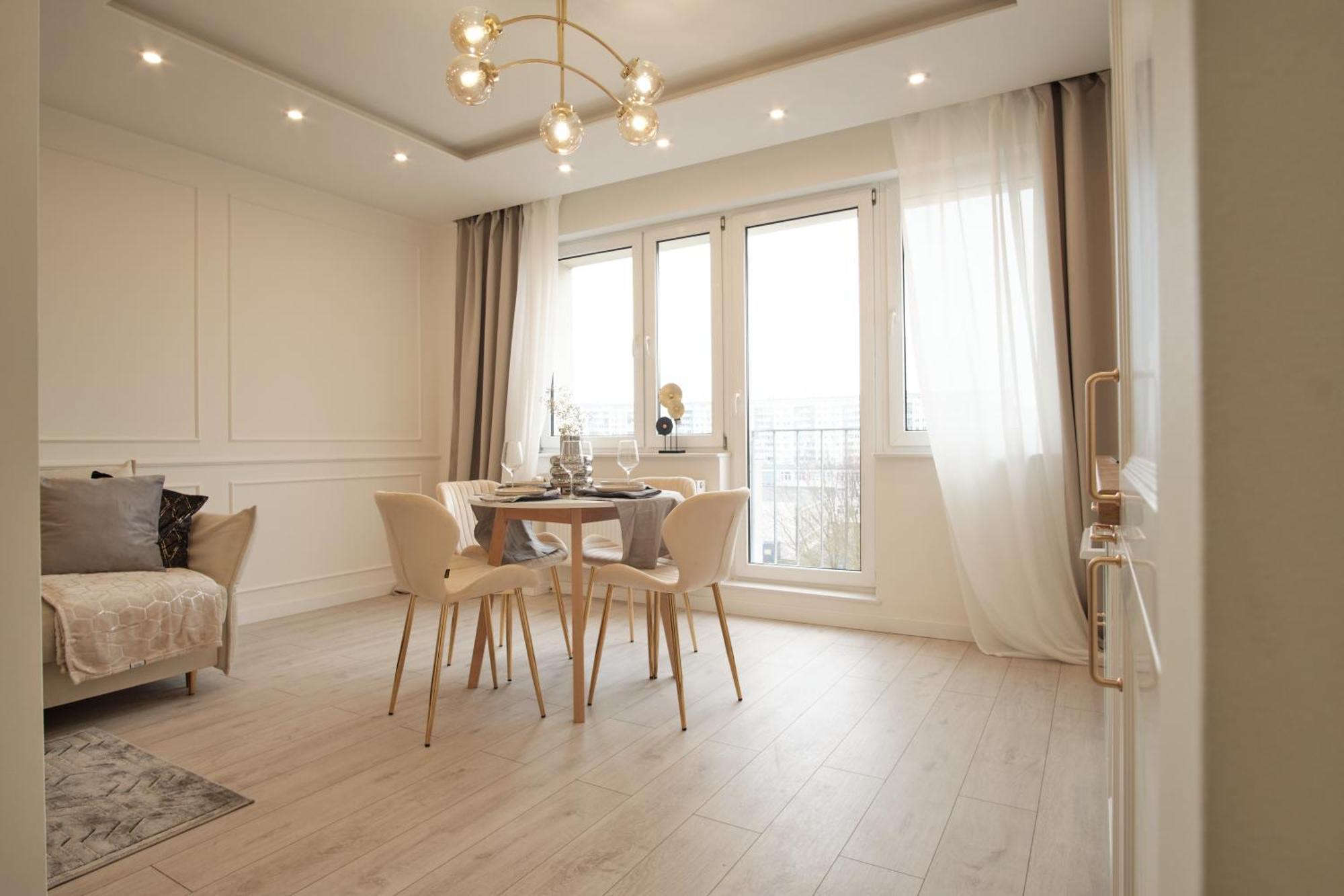 Ivory Angel Home-sea